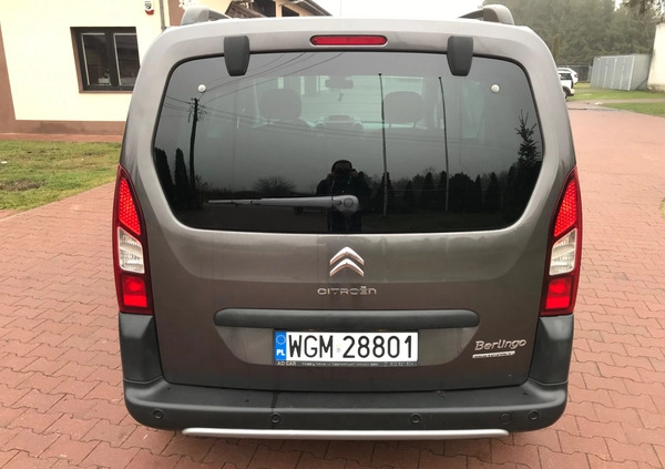 Citroen Berlingo cena 50430 przebieg: 125457, rok produkcji 2017 z Nowe małe 56